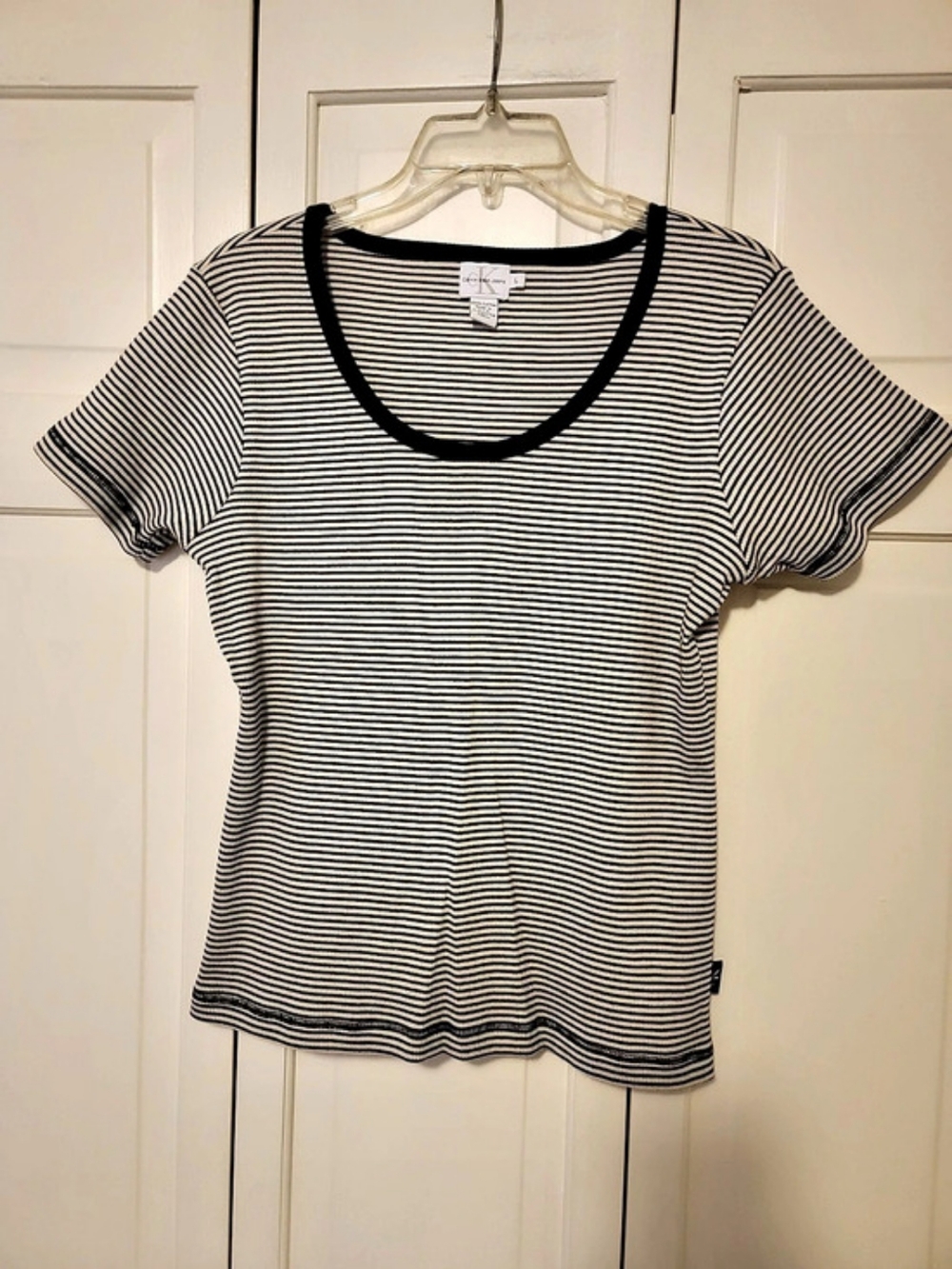 Calvin Klein Striped Short Sleeve Tee in Black & White Size Large LikeNew